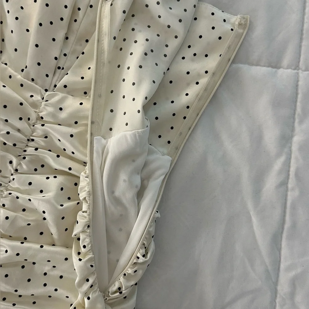 Deep Plunge Polka Dot Mini Dress Off-white - Picture 4 of 8
